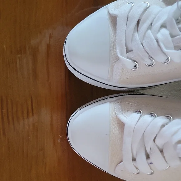 Classic White Canvas Sneakers - Picture 4 of 4